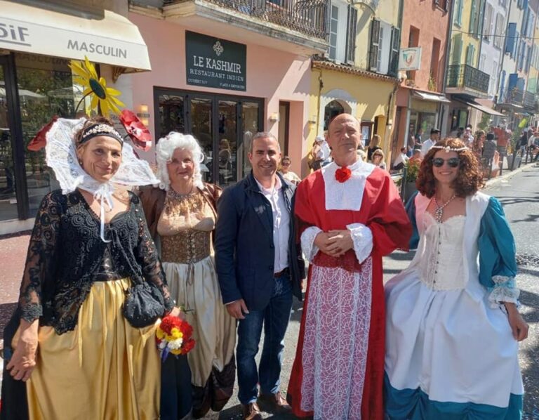 Lire la suite à propos de l’article Grand Corso Fleuri de la Reine de Vence